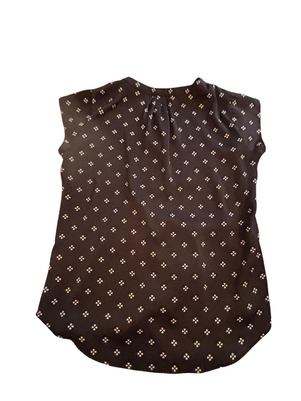 Liz Claiborne Black Cap Sleeve Blouse With Diamond Print - Picture 2 of 2